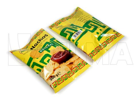 Упаковка чипсов в БОПП пленку на вертикальной машине.