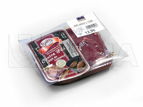 Вакуумная упаковка свежего мяса на термоформере