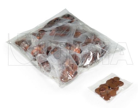 Упаковка монет и пакетиков с монетами на вертикальной машине в пленку из полиэтилена низкой плотности