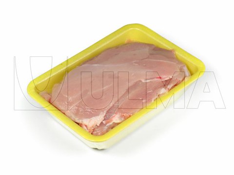 Упаковка грудинки курицы в лотке в стретч-плёнку