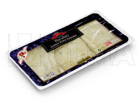 Упаковка рыбы в жесткую пленку на термоформере