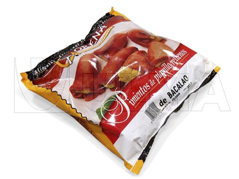 Упаковка перцев, фаршированных треской, на вертикальной машине