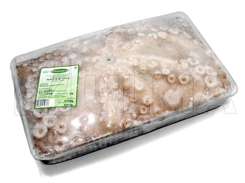 Упаковка замороженного осьминога в лотке на флоупаке