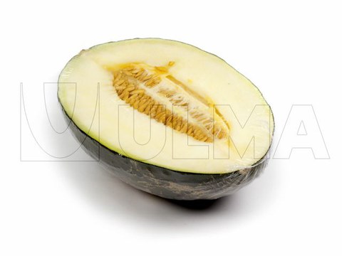 Половина дыни, упакованная на флоу-паке в термоусадочную плёнку