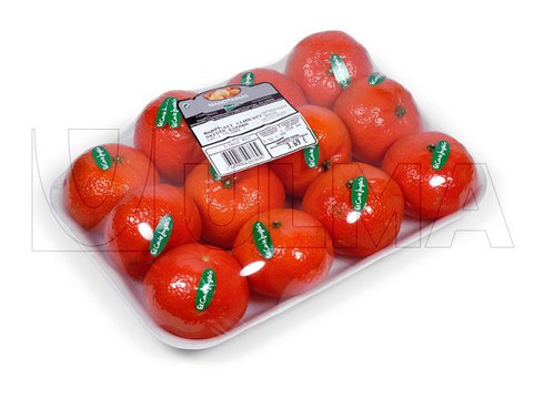 Упаковка мандаринов в лотке в стрейч-пленку