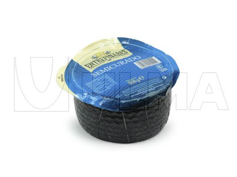 Упаковка целой головки сыра в мягкую пленку в вакуум на термоформере